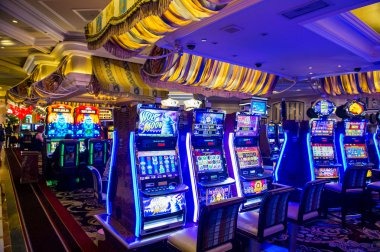Live roulette wheel spinning in HD studio